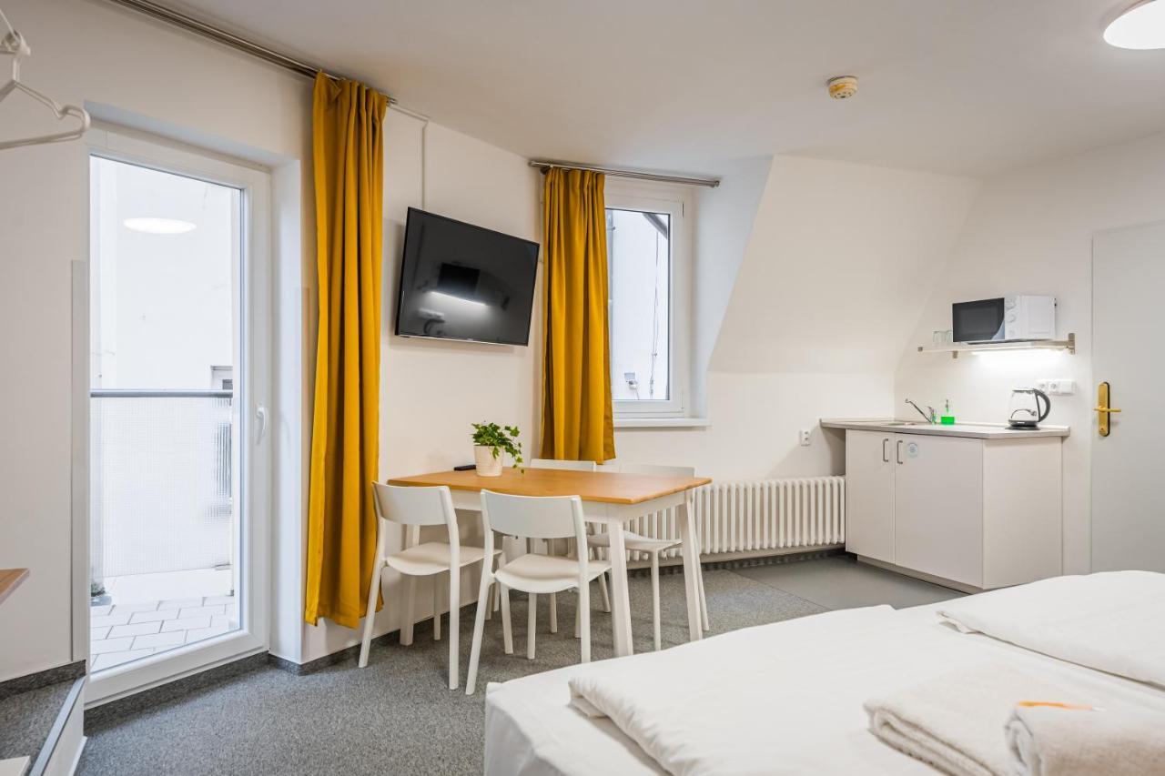 Self-Service Hotel Ostas Praha Екстериор снимка