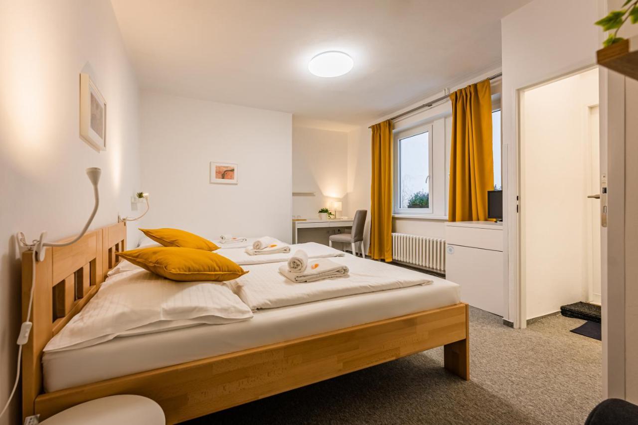 Self-Service Hotel Ostas Praha Екстериор снимка