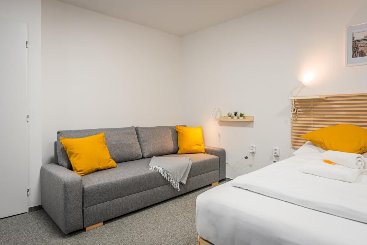 Self-Service Hotel Ostas Praha Екстериор снимка