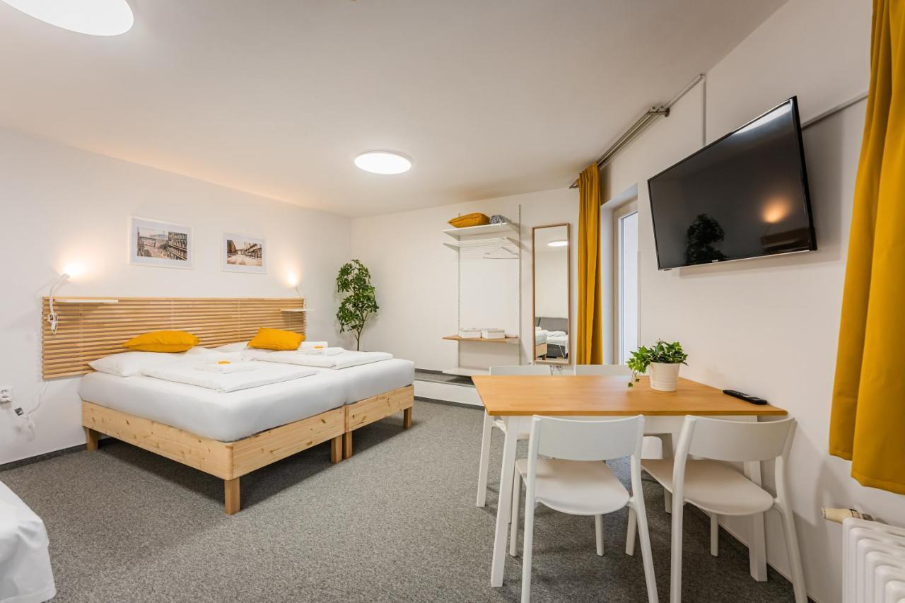 Self-Service Hotel Ostas Praha Екстериор снимка