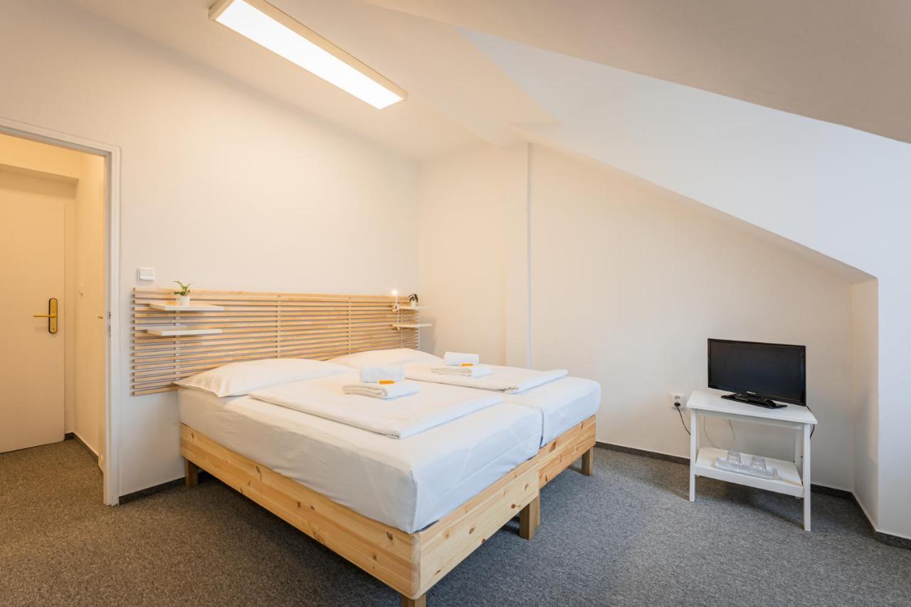 Self-Service Hotel Ostas Praha Екстериор снимка