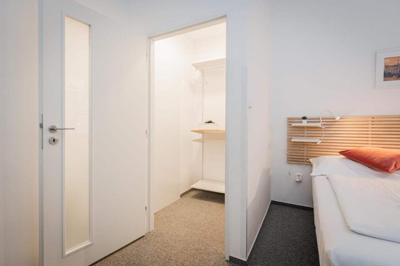 Self-Service Hotel Ostas Praha Екстериор снимка