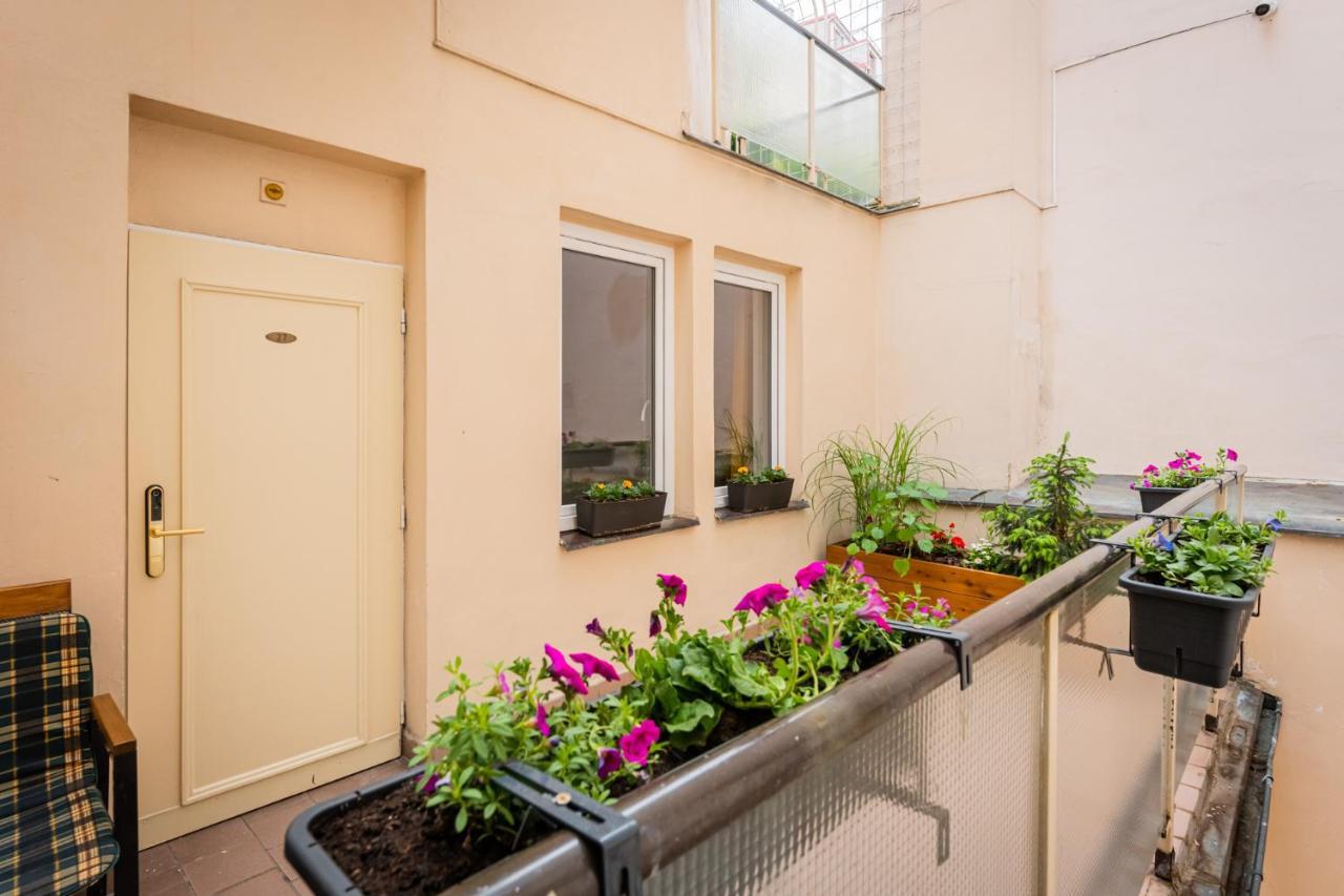 Self-Service Hotel Ostas Praha Екстериор снимка