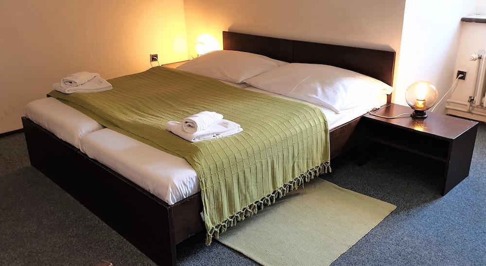 Self-Service Hotel Ostas Praha Екстериор снимка